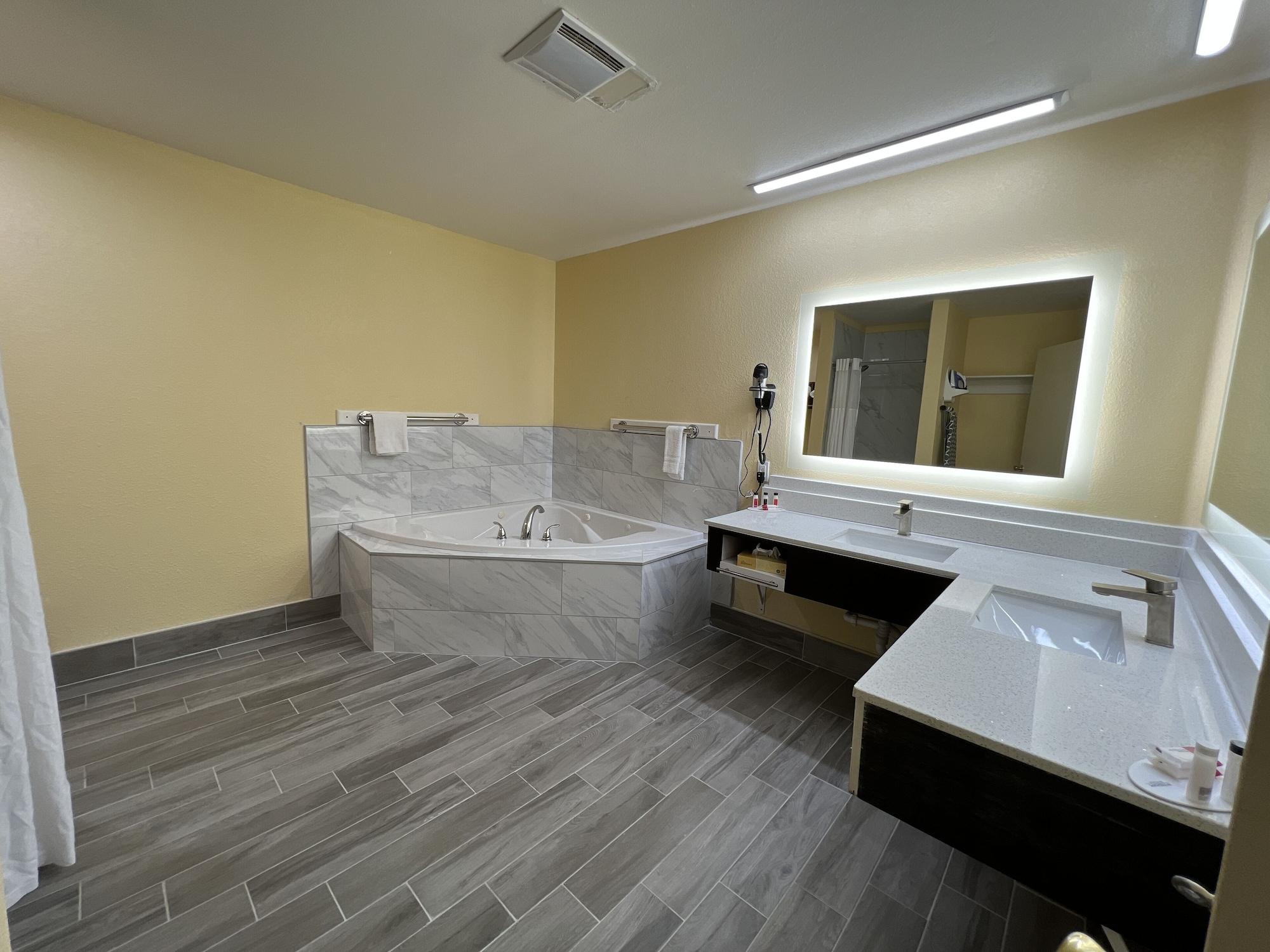 Days Inn By Wyndham Suites Fredericksburg Luaran gambar
