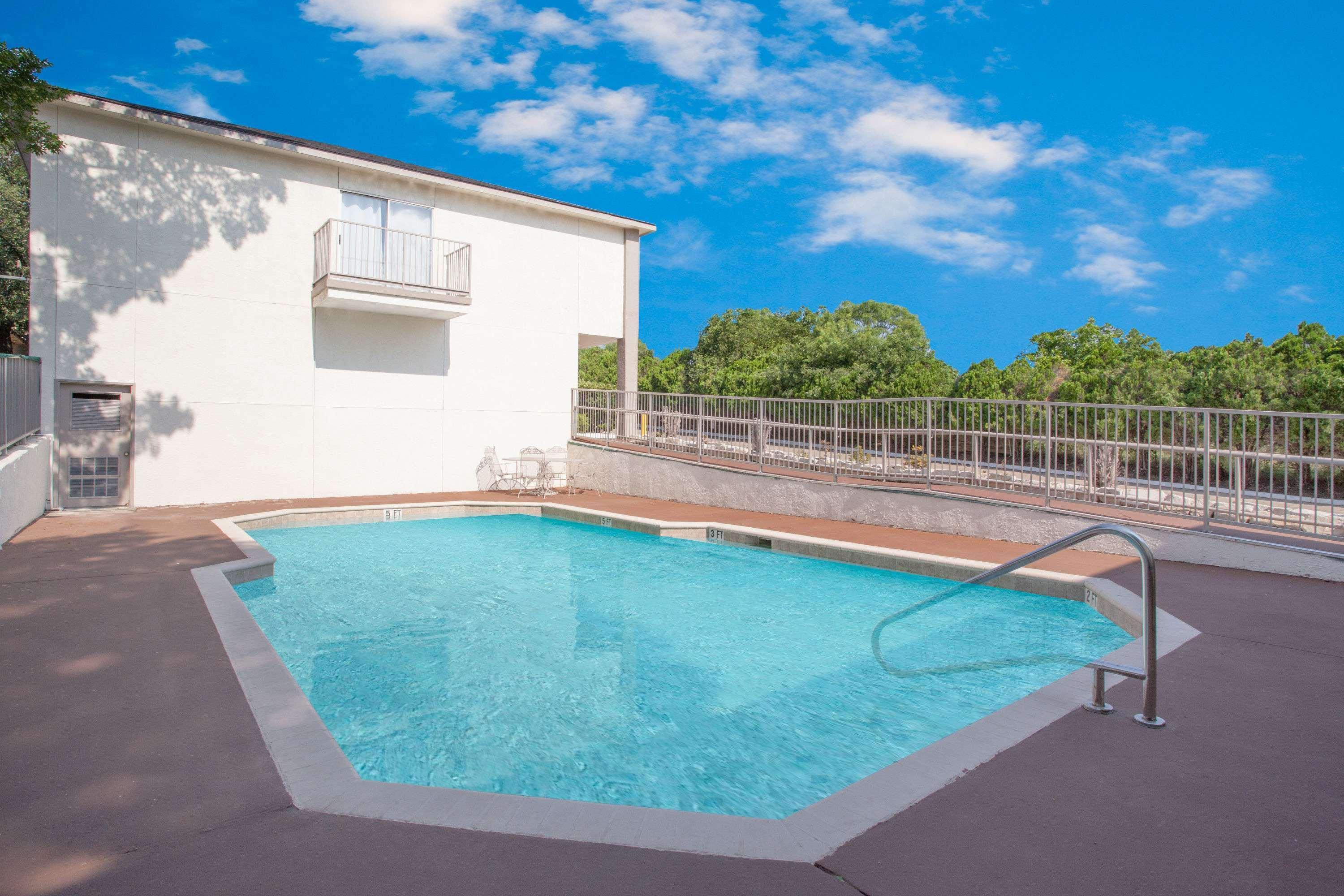 Days Inn By Wyndham Suites Fredericksburg Luaran gambar