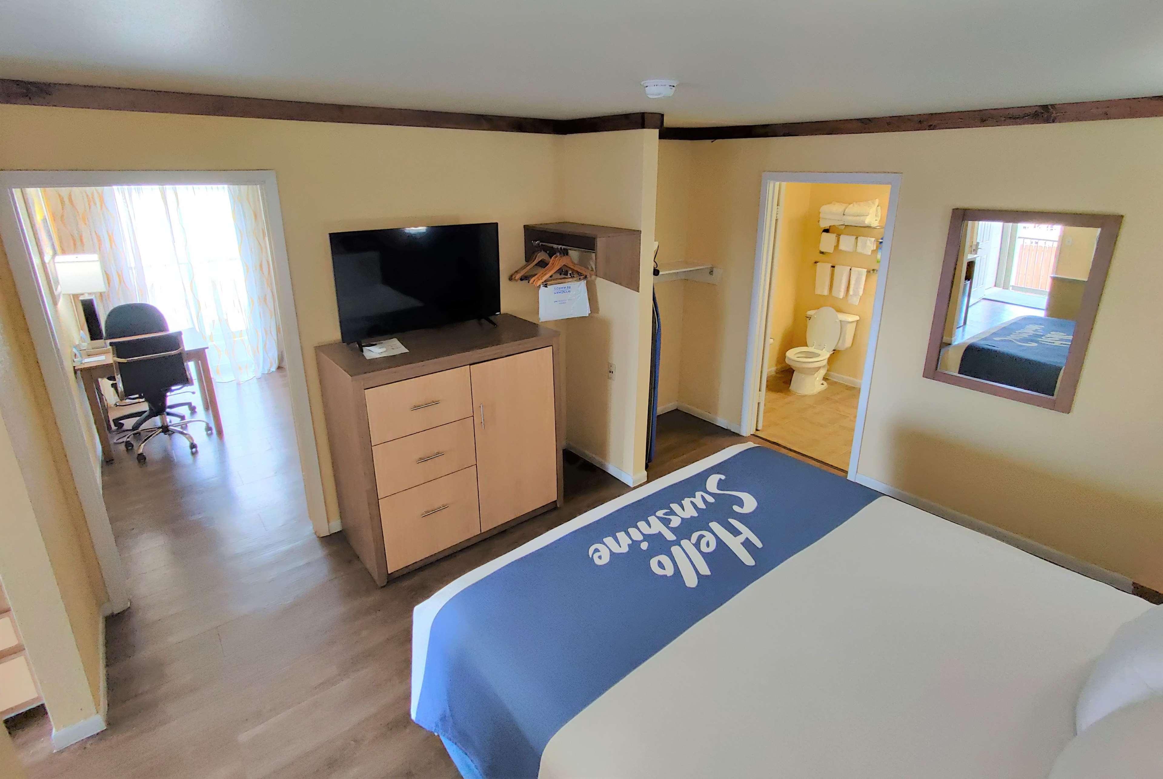 Days Inn By Wyndham Suites Fredericksburg Luaran gambar