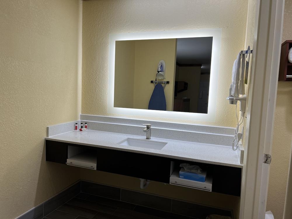Days Inn By Wyndham Suites Fredericksburg Luaran gambar